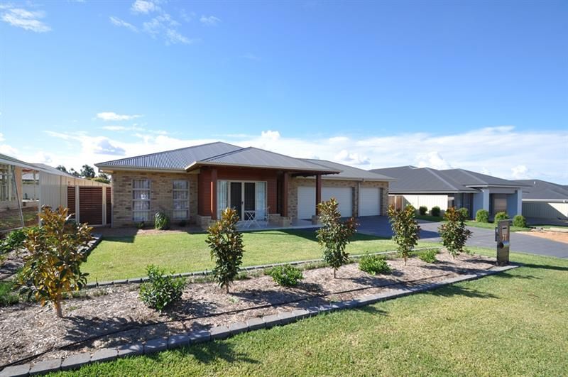 71 Lakeside Circuit, Dubbo Property History & Address Research Domain