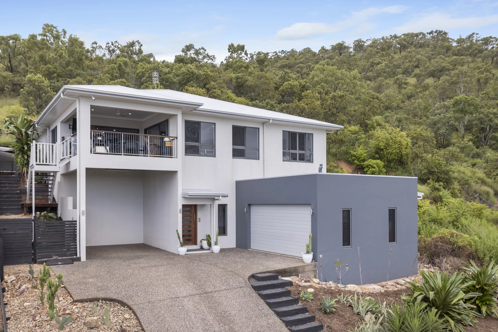 11 Mont Blanc Place, Mount Louisa QLD 4814