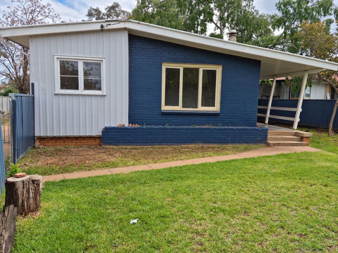 5 Yarran Circle, Cobar NSW 2835 House For Rent 290 Domain