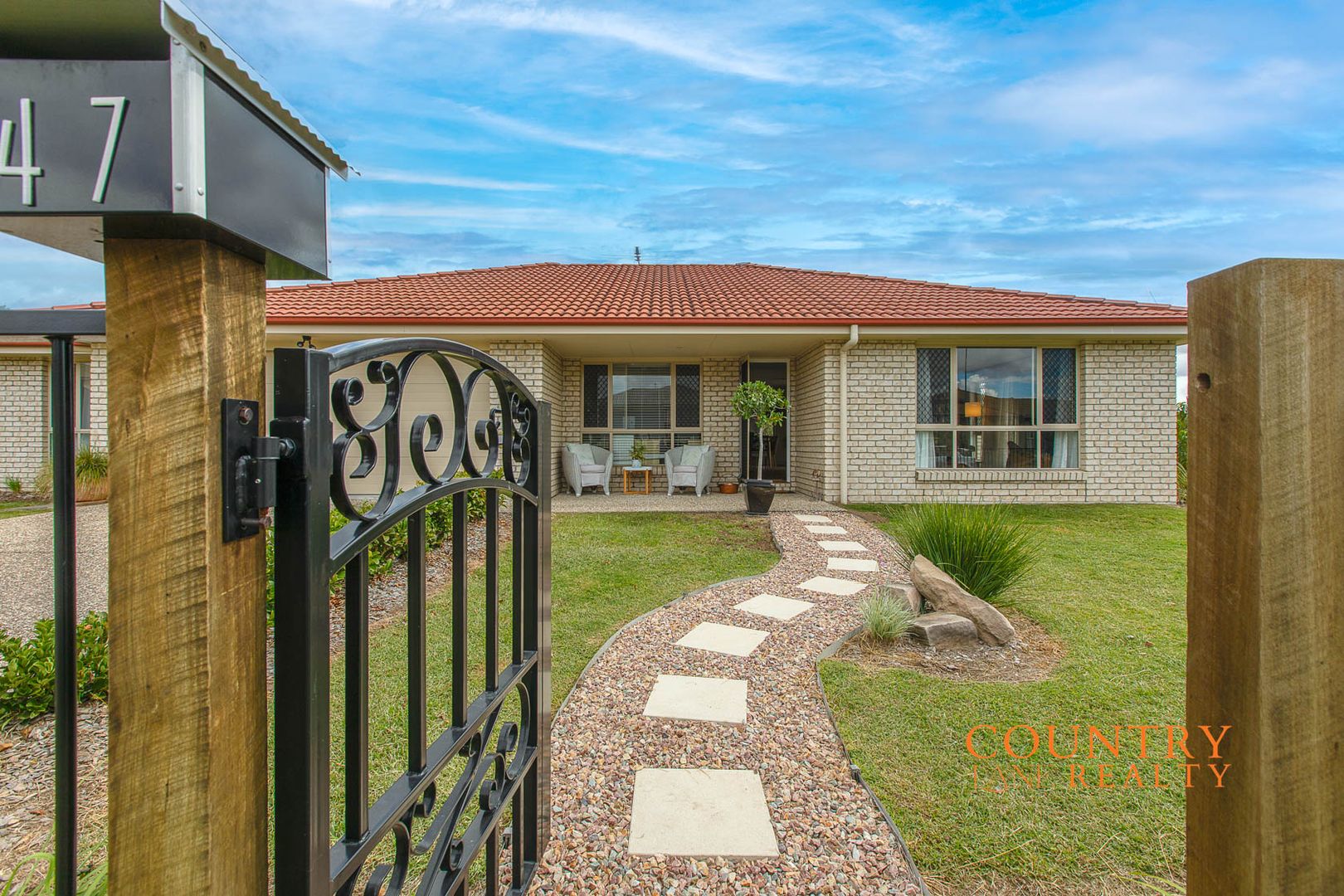 47 Walnut Crescent, Lowood QLD 4311, Image 1