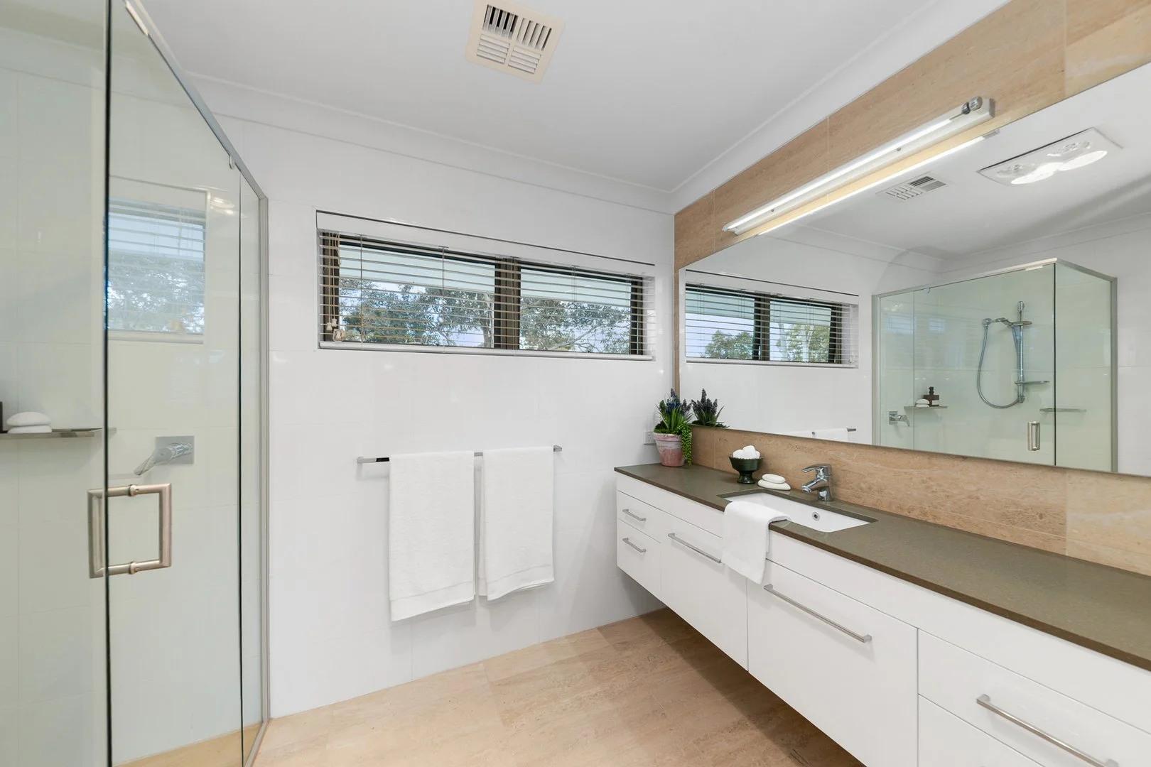 Additional image 36 of 10 Glossop Crescent, Campbell ACT 2612