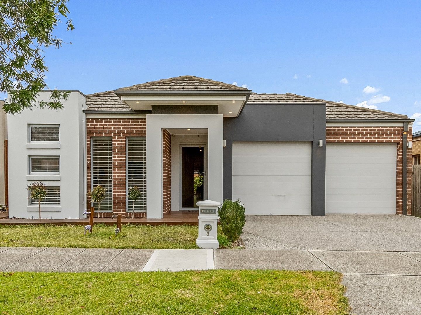 4 bedrooms House in 8 Opal Circuit EPPING VIC, 3076