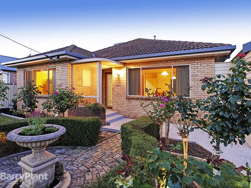 31 Pine Avenue, NORTH SHORE VIC 3214, Image 0