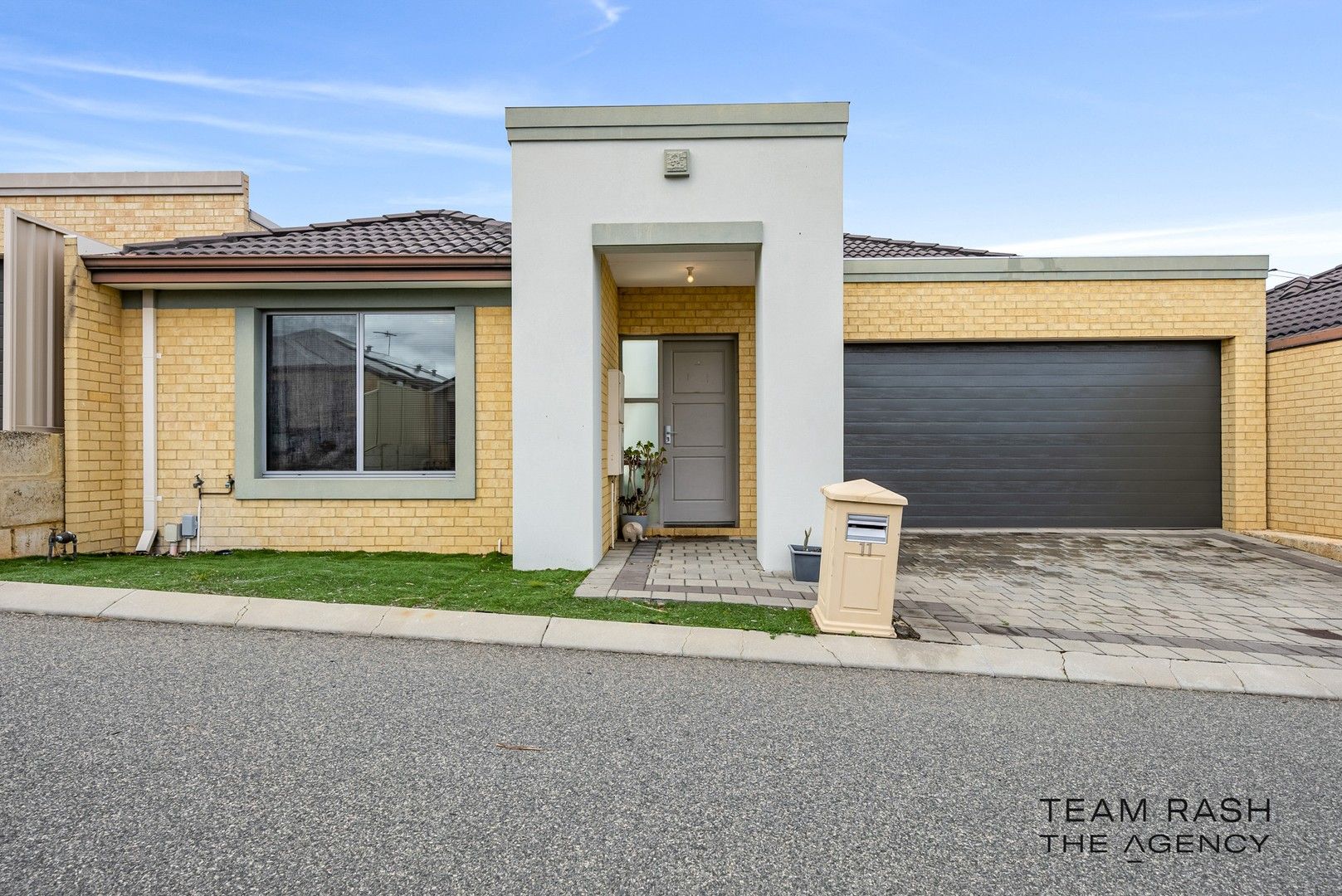 3 bedrooms House in 11 Jedburgh Loop SINAGRA WA, 6065