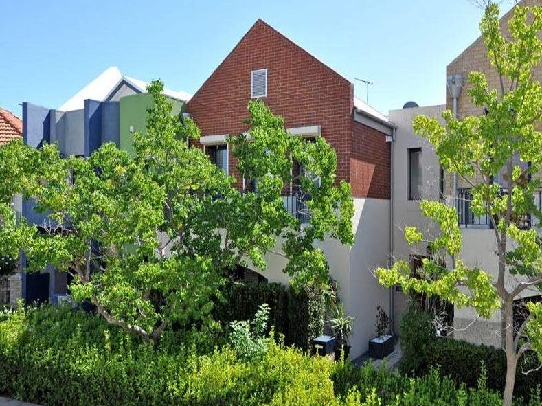 3 bedrooms House in 7 Tallow Tree Crescent SUBIACO WA, 6008