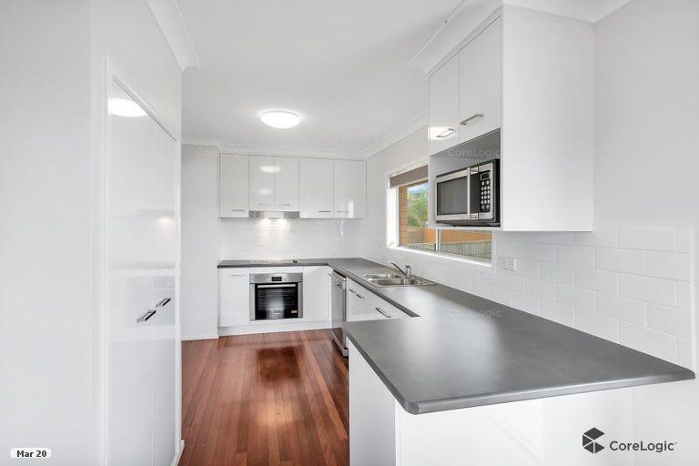 4 bedrooms Apartment / Unit / Flat in 16 Strathairlie Square MACGREGOR QLD, 4109