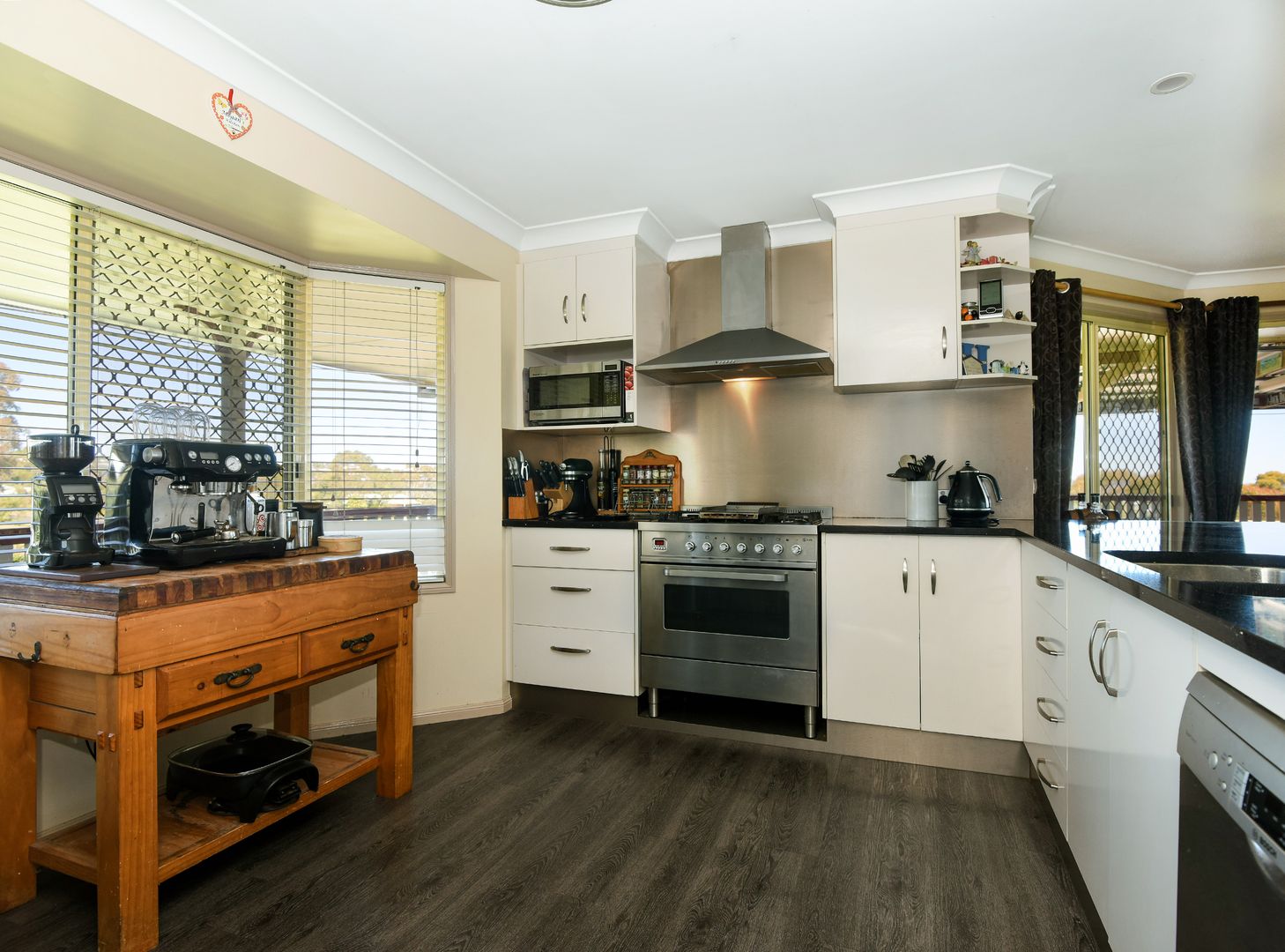 29 Granada Drive, Highfields QLD 4352, Image 2