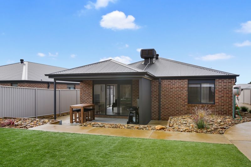 3 Dolphin Crt, Apollo Bay VIC 3233, Image 2