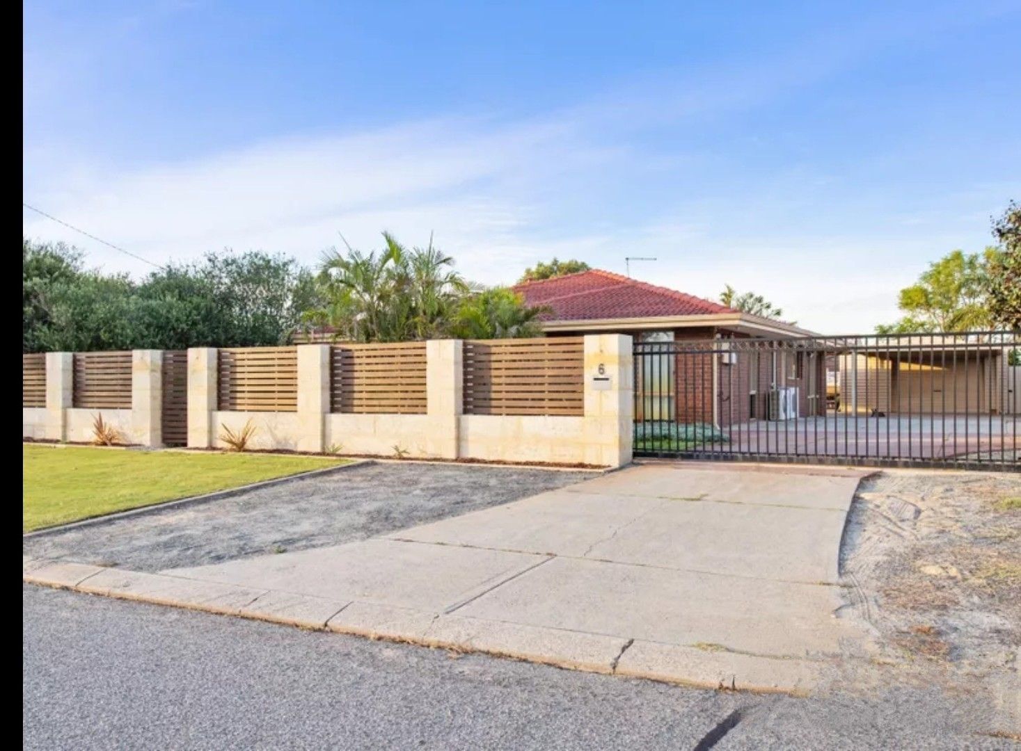 4 bedrooms House in 6 Pelican Ramble YANGEBUP WA, 6164