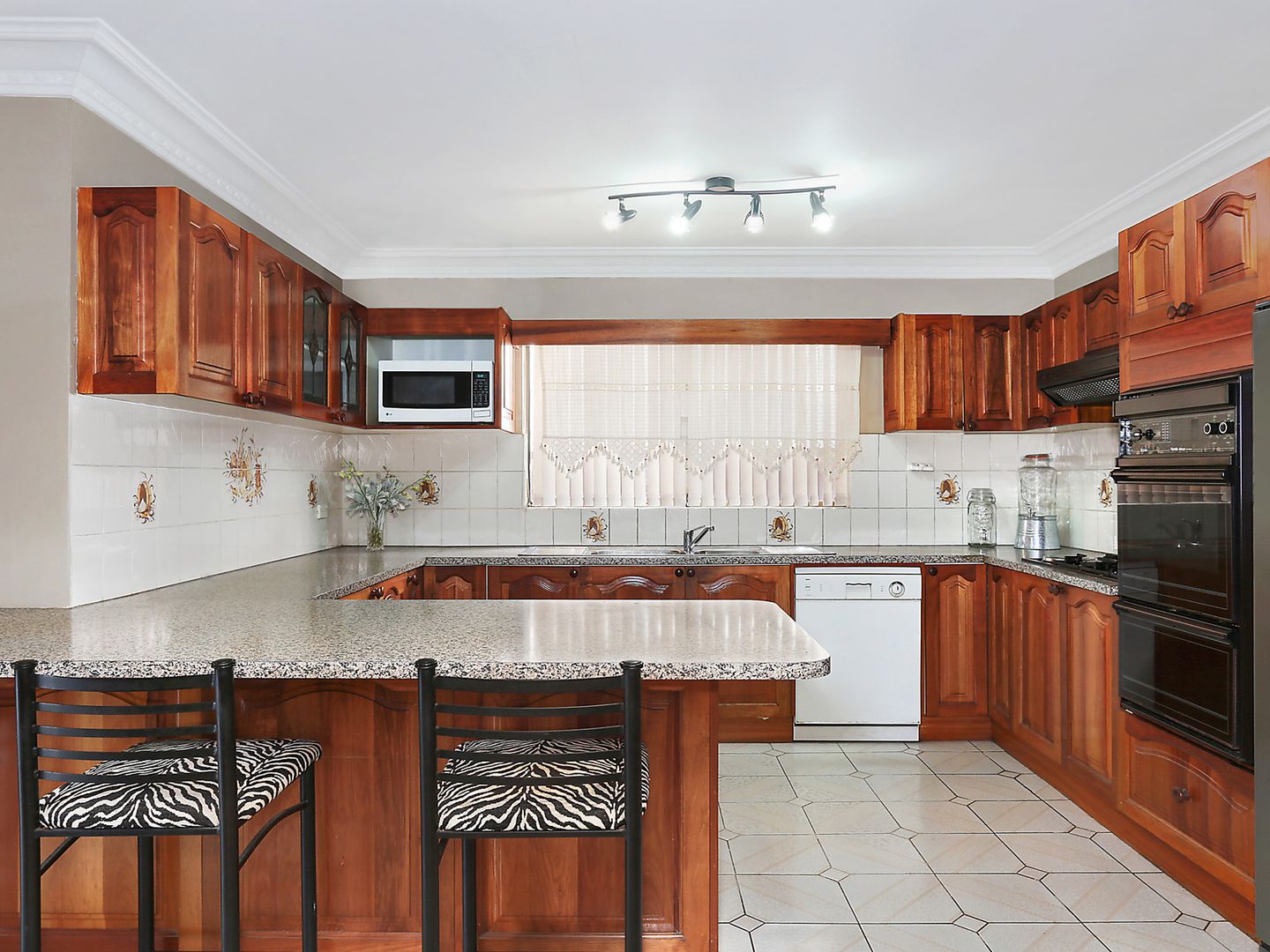 48 Crawford Road, Brighton-Le-Sands NSW 2216, Image 2