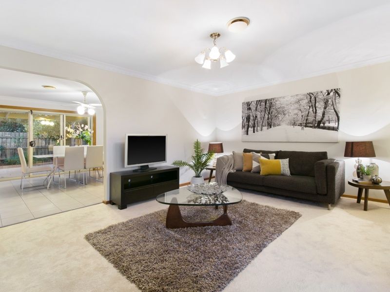 2/10 Nolan Street, Niddrie VIC 3042, Image 1