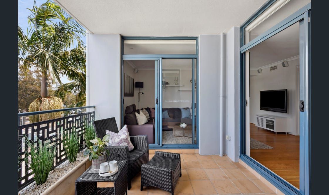 2 bedrooms Apartment / Unit / Flat in 202/20 Wellington Street NARRABEEN NSW, 2101