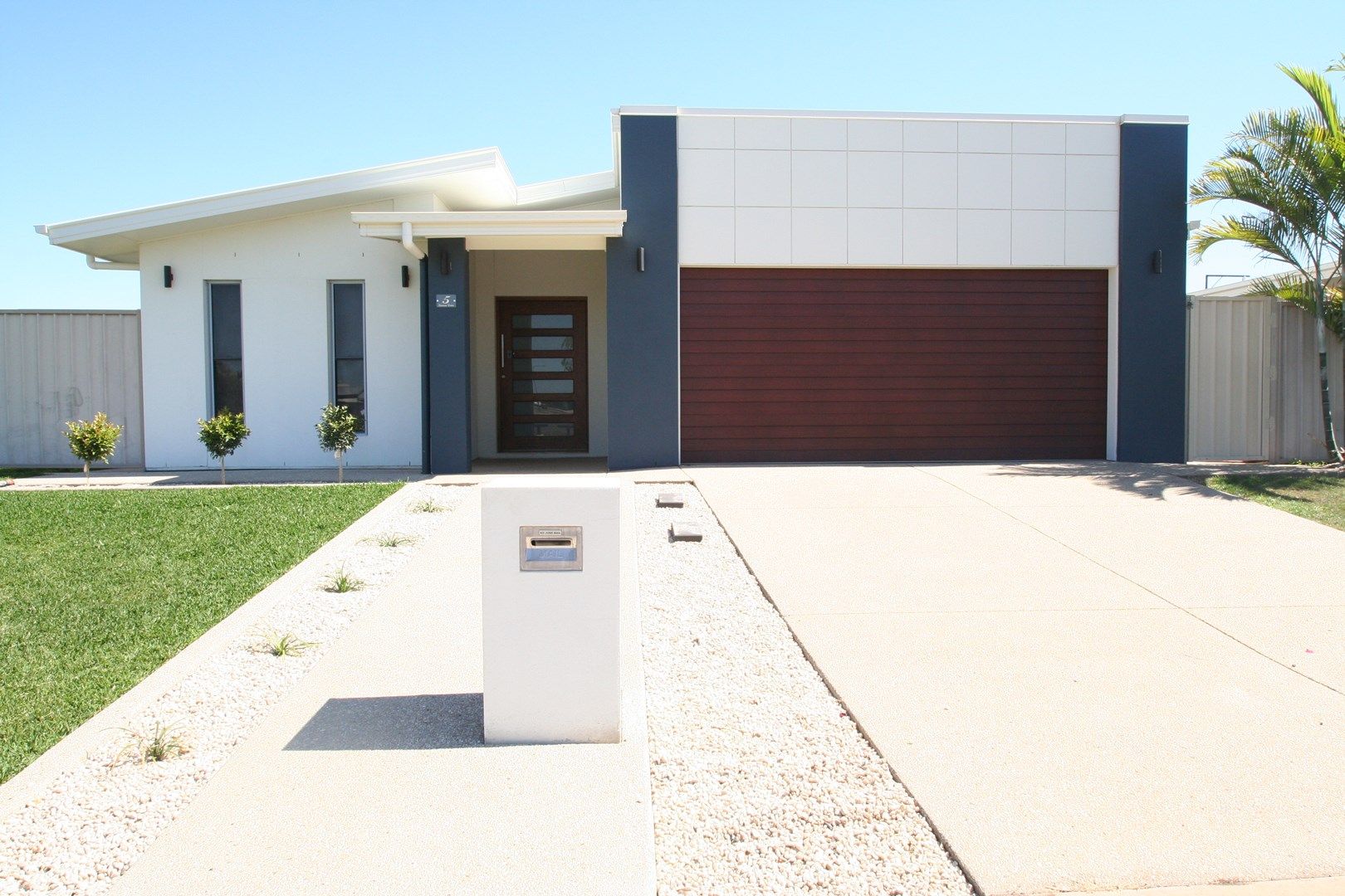 4 bedrooms House in 5 Lauren Drive EMERALD QLD, 4720