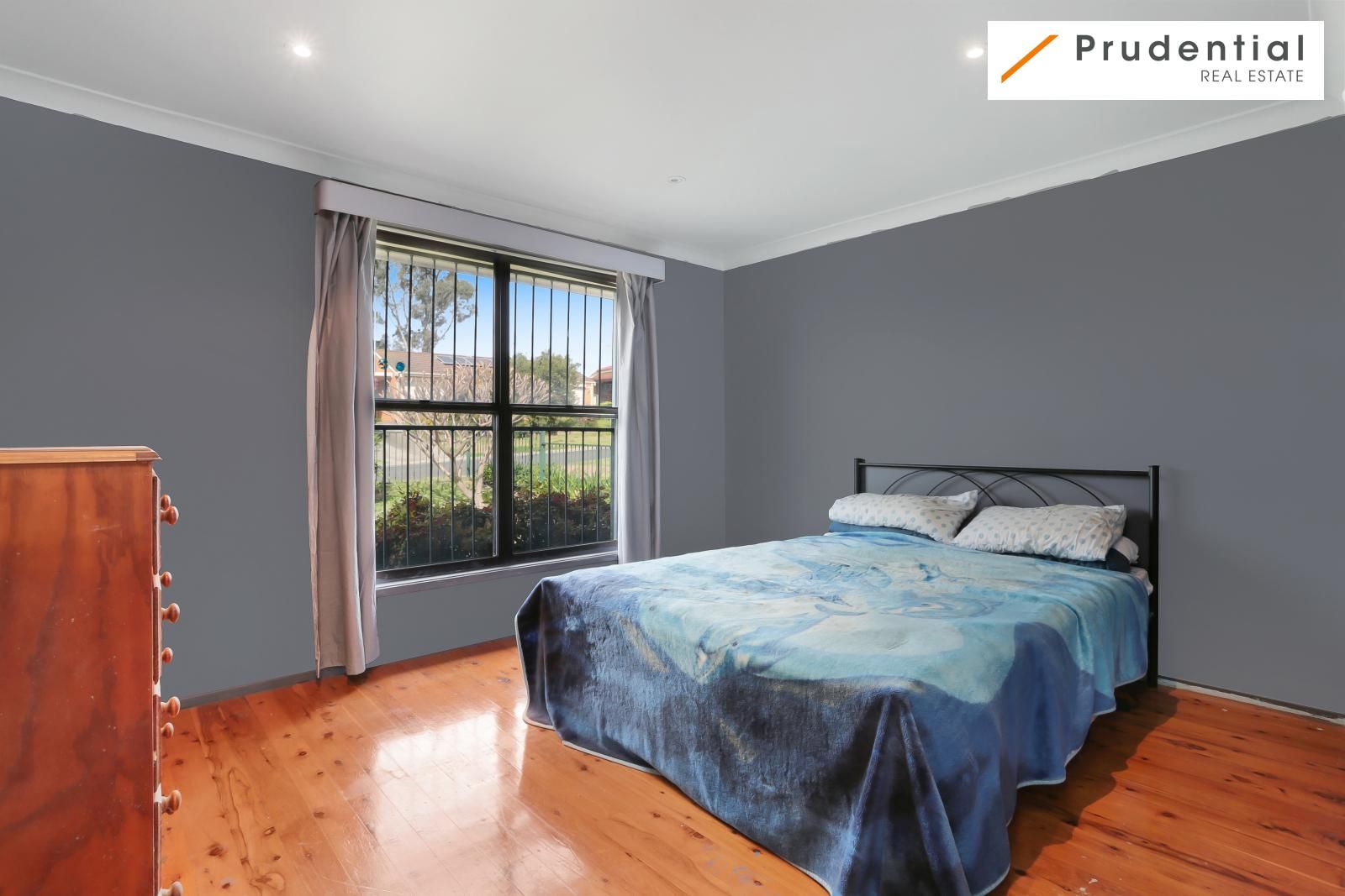 28 Lorenzo Crescent, Rosemeadow NSW 2560, Image 2