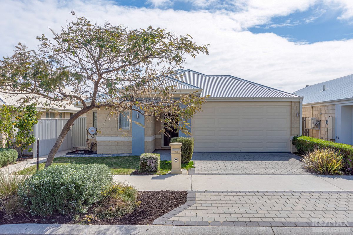4 bedrooms House in 120 Pectoral Promenade ALKIMOS WA, 6038