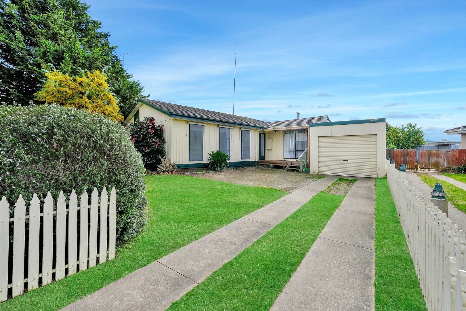 33 Lucknow St, East Bairnsdale VIC 3875, Image 0