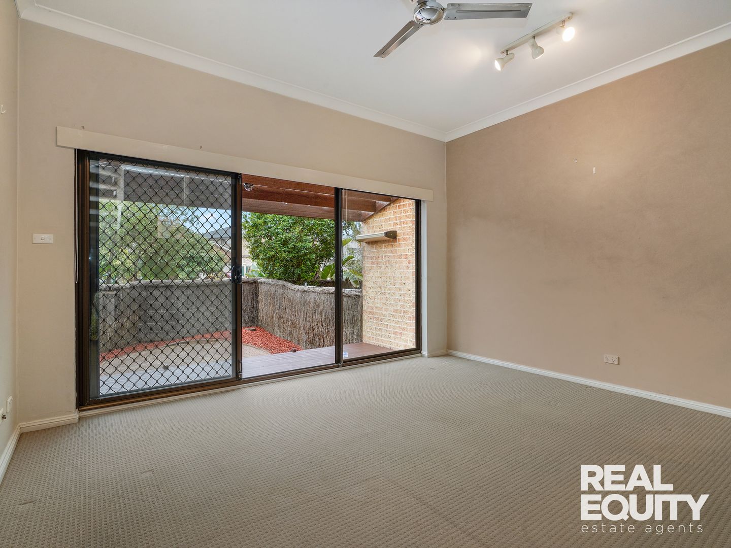 16/4 Ernest Avenue, Chipping Norton NSW 2170, Image 1