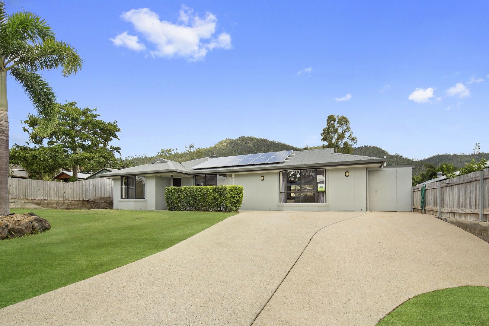9 Links Drive, Cannonvale QLD 4802, Image 0