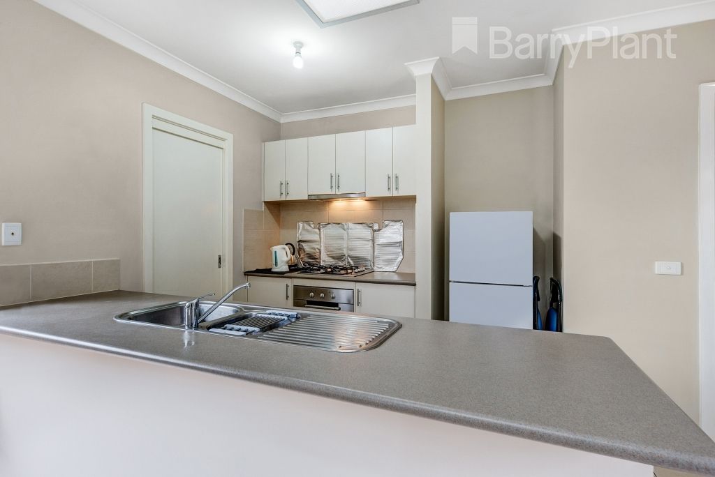 2/6 Bunya Place, Werribee VIC 3030, Image 2