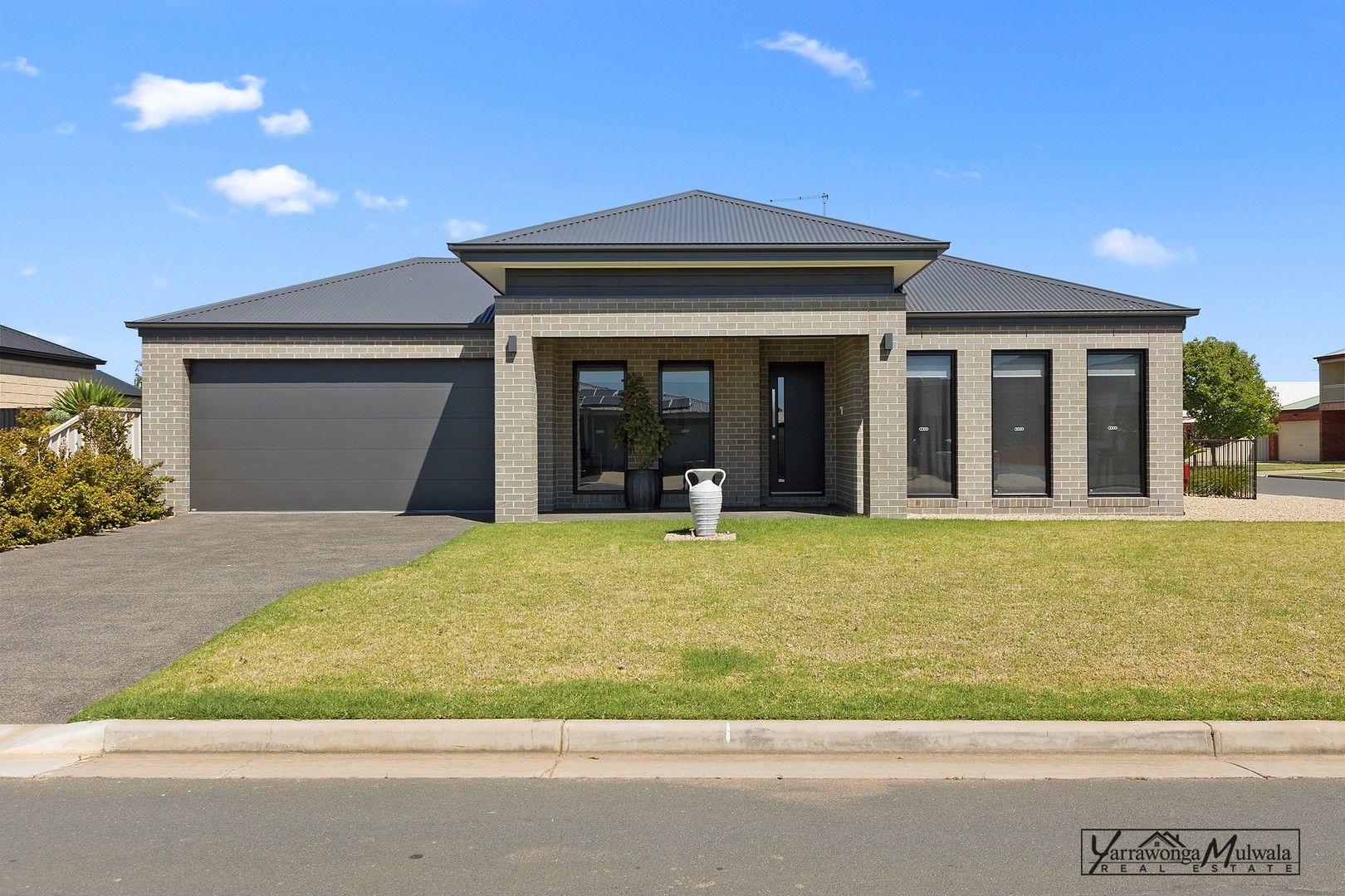 9 Mitchel Drive, Yarrawonga VIC 3730, Image 1