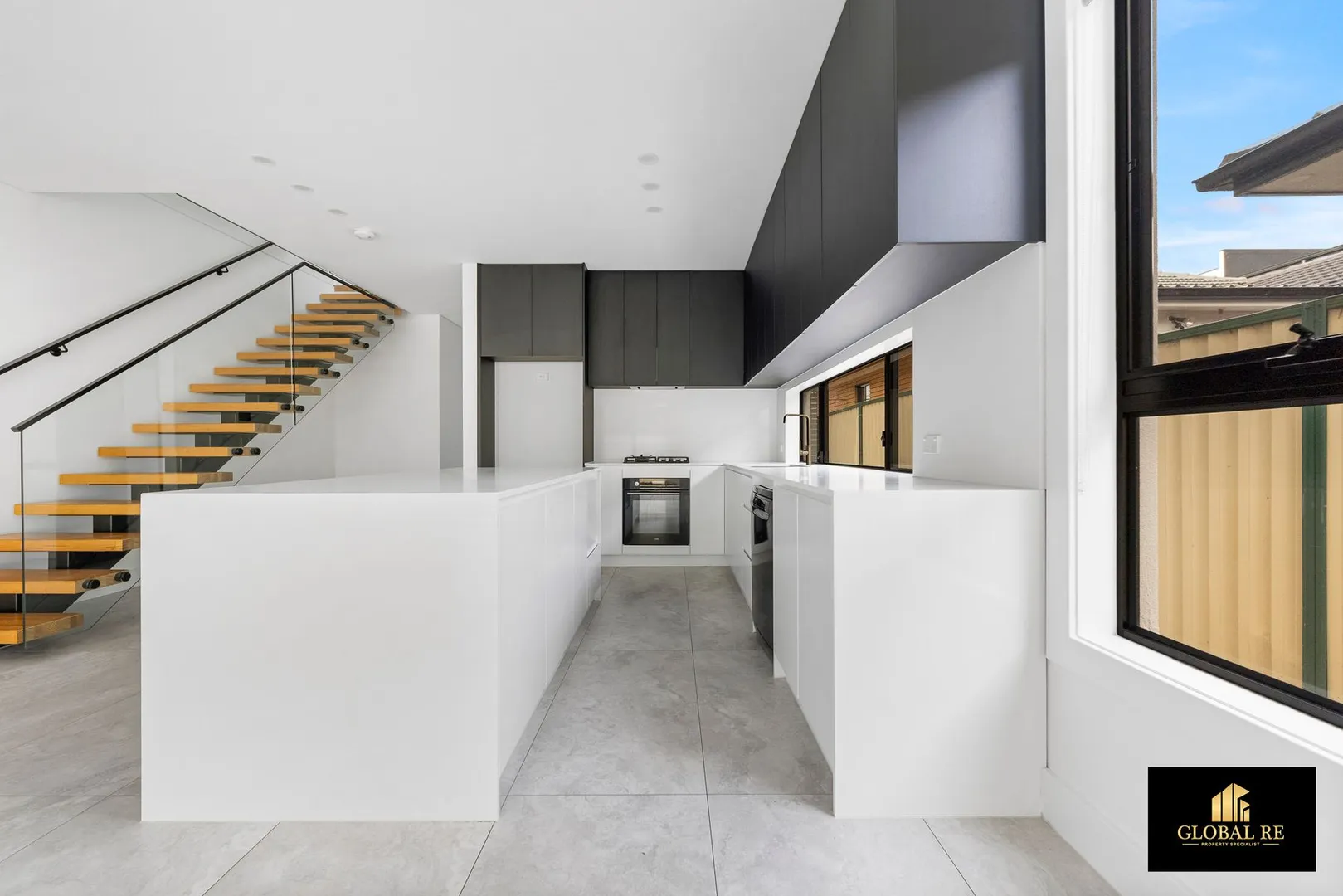 Modern Duplex Living in the Heart of Canley Heights – pohled 3