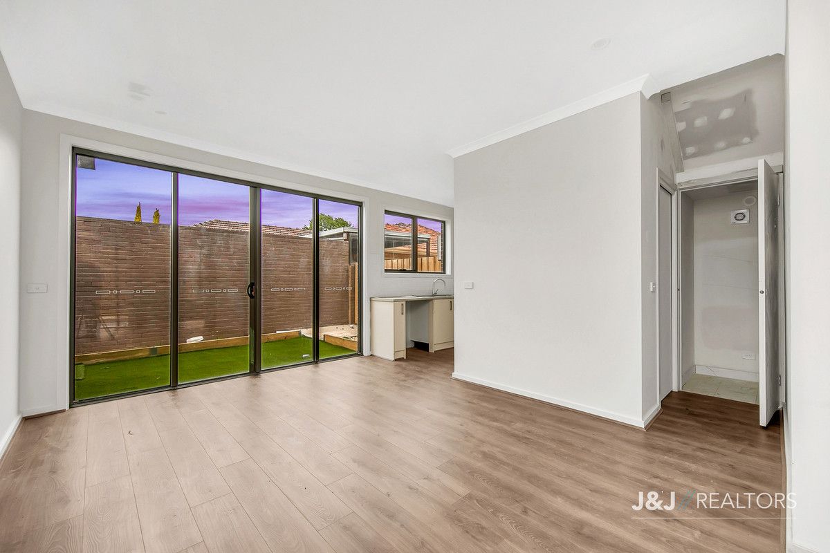 4/13 Bruce Street, Dandenong VIC 3175, Image 2