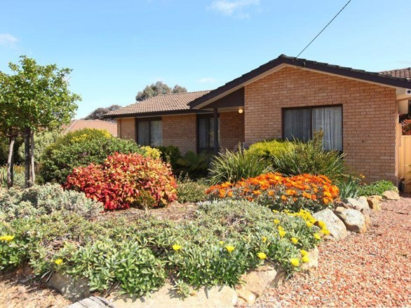 25 Muir Place, Queanbeyan West NSW 2620