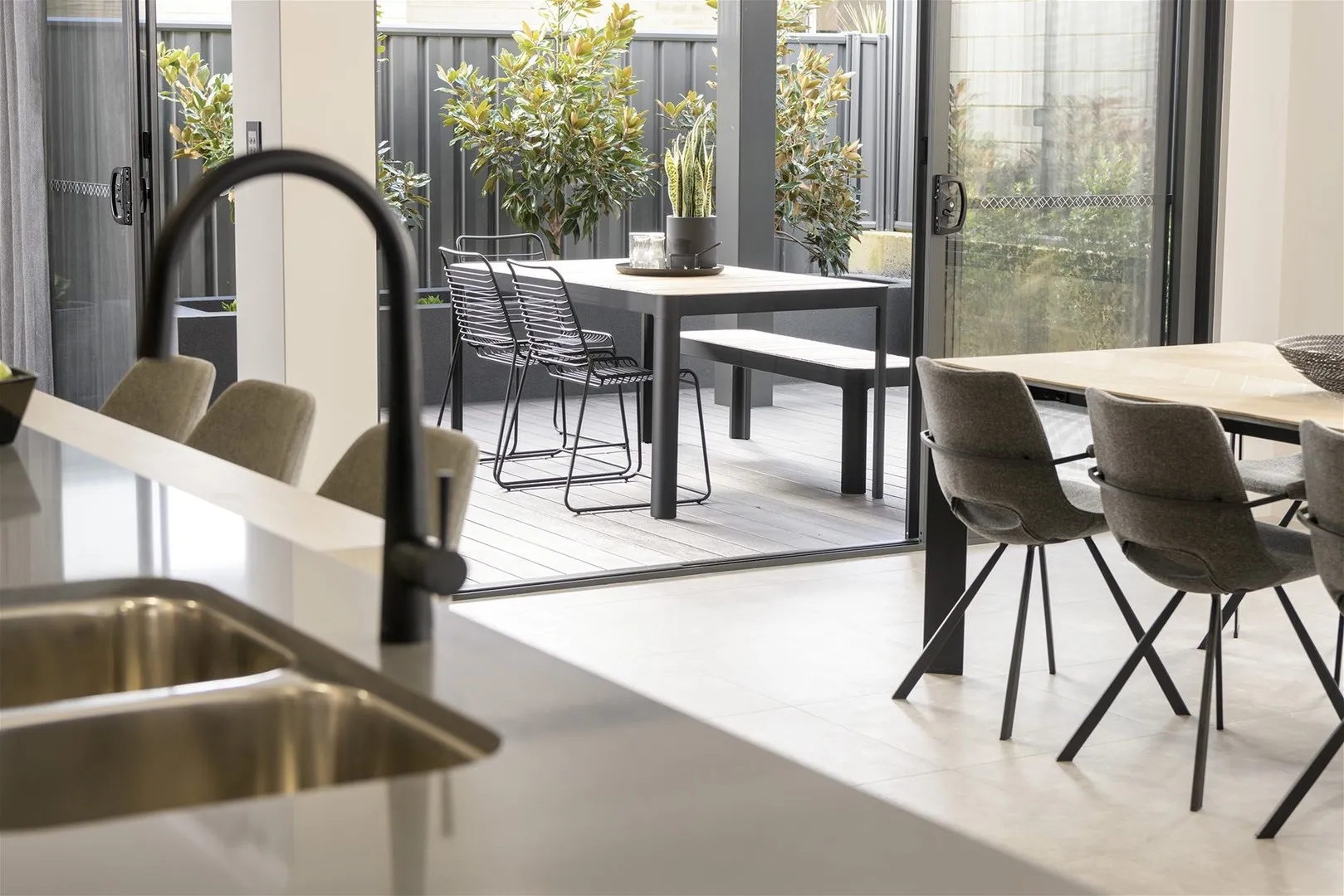Apartment in Eglinton - More
