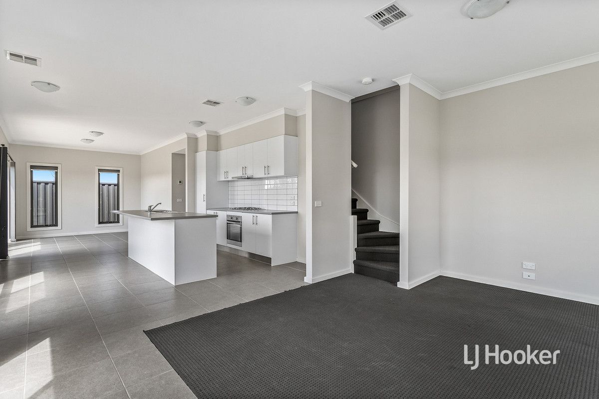 4 Everglade Crescent, Roxburgh Park VIC 3064, Image 1