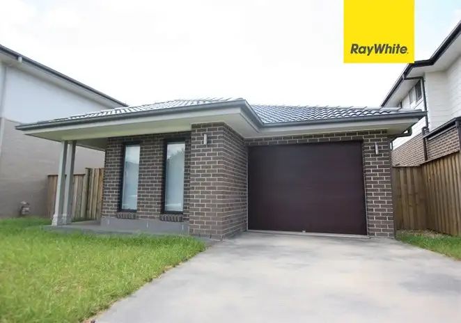 4 bedrooms House in 95 Dalmatia Avenue EDMONDSON PARK NSW, 2174