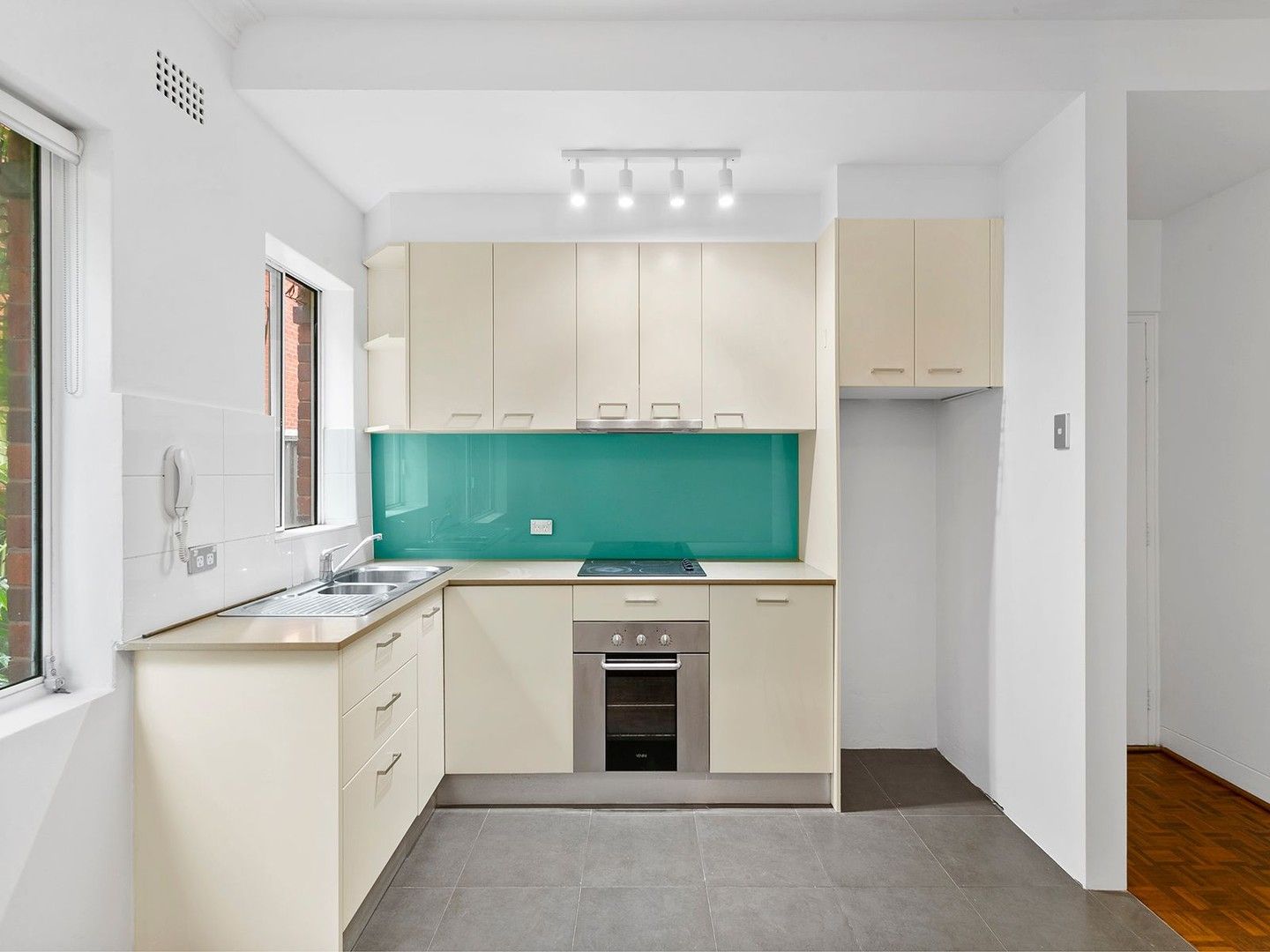 2 bedrooms Apartment / Unit / Flat in 2/8 Hereward Street MAROUBRA NSW, 2035