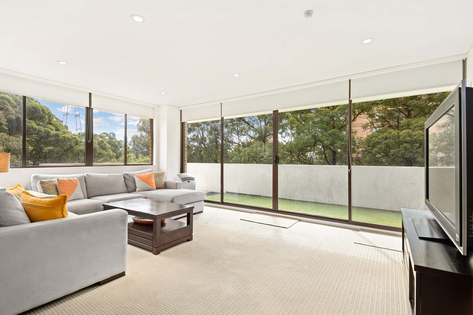 2 bedrooms Apartment / Unit / Flat in 21/6 Francis Road ARTARMON NSW, 2064