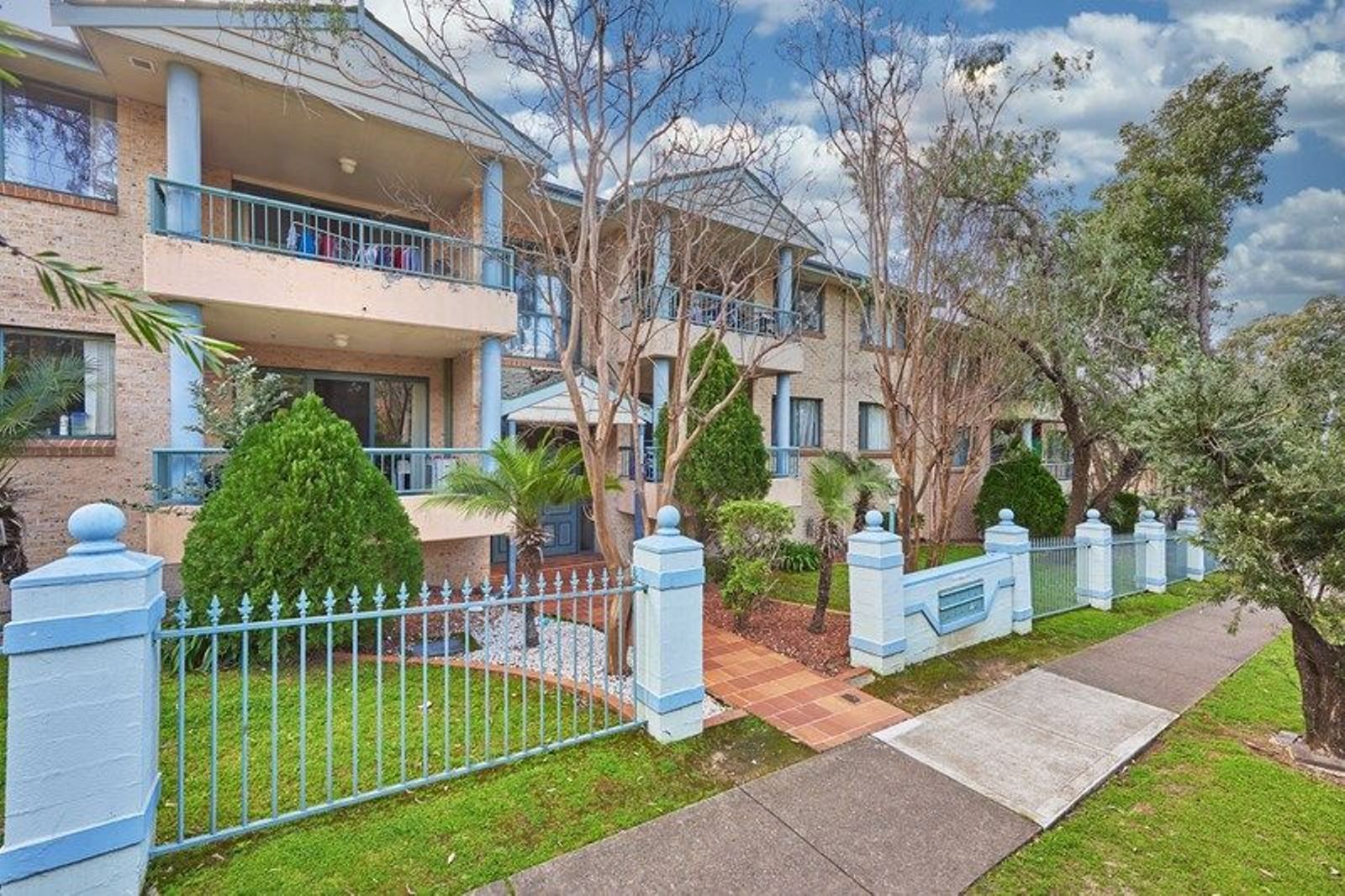 2 bedrooms Apartment / Unit / Flat in 15/13-17 Bailey Street WESTMEAD NSW, 2145