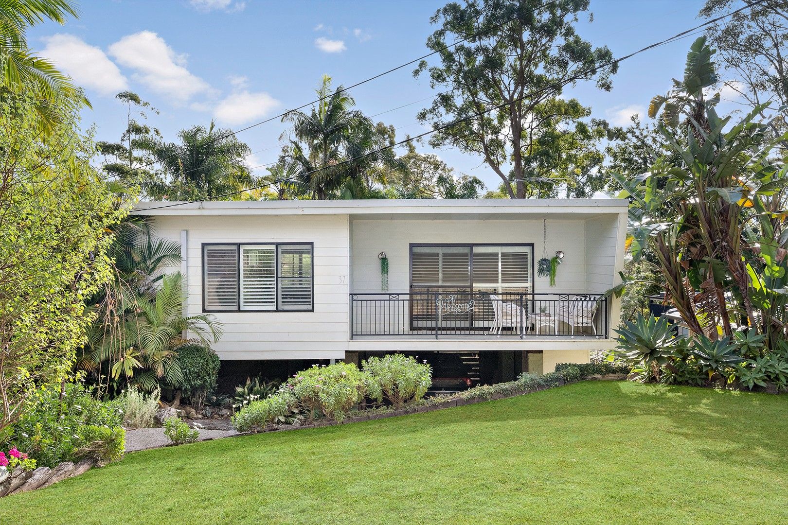 3 bedrooms House in 37 Sladden Road YARRAWARRAH NSW, 2233