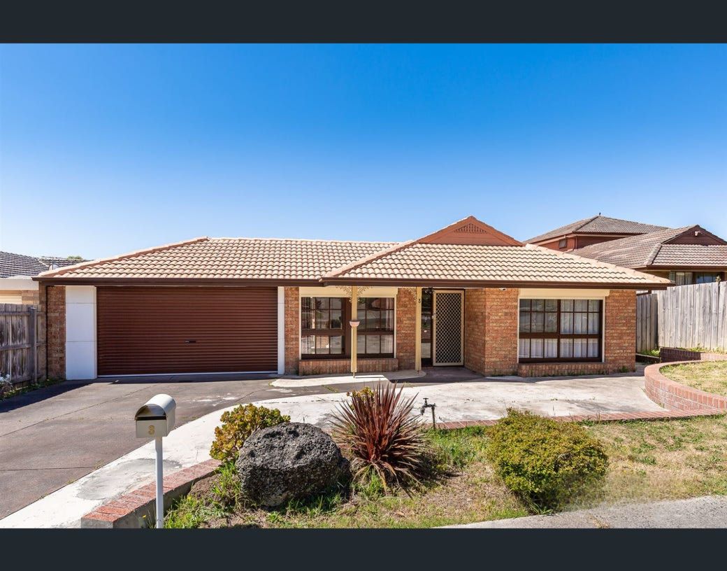 4 bedrooms House in 3 Jindalee Close ROWVILLE VIC, 3178