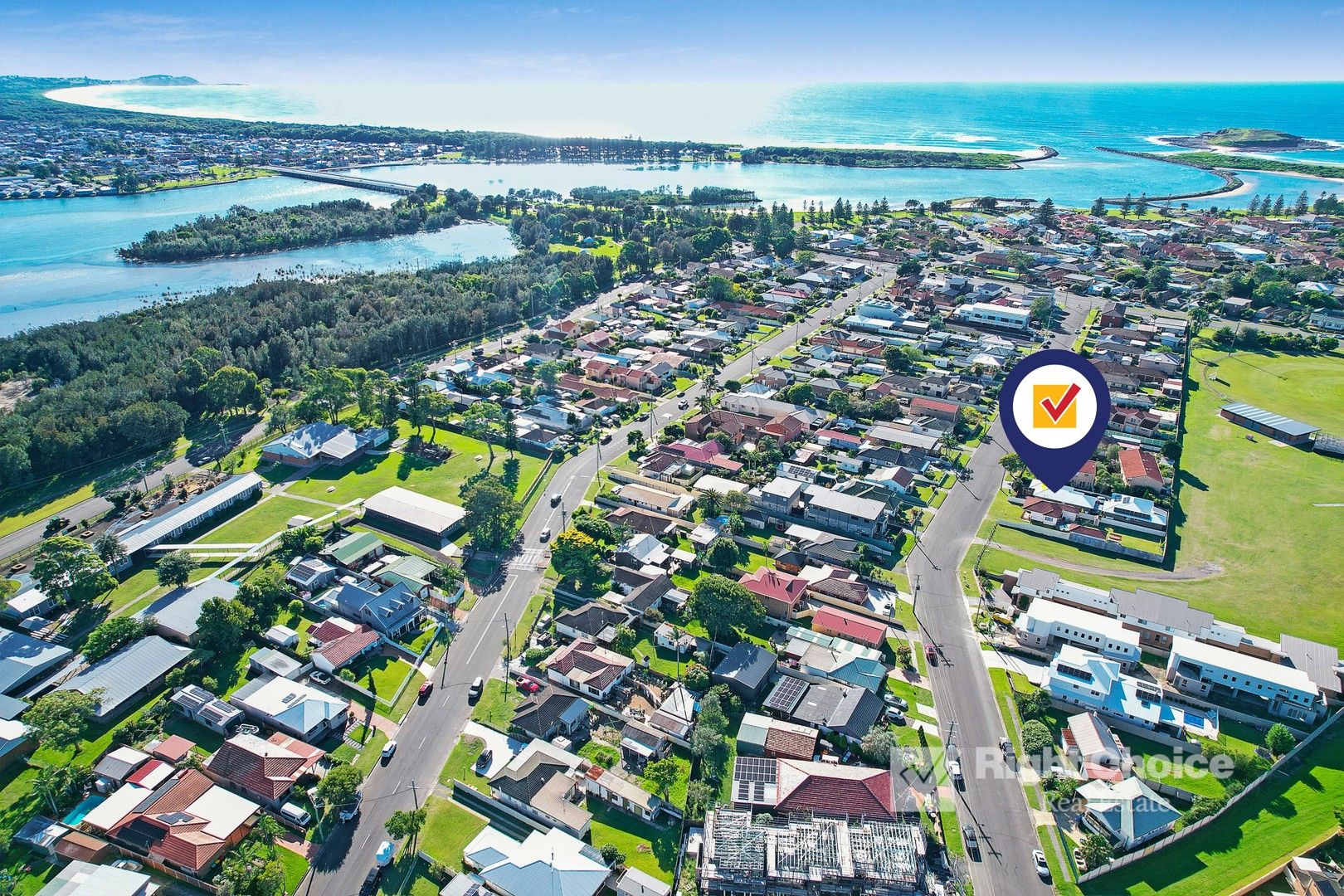 3 bedrooms Villa in 1/25 Addison Avenue LAKE ILLAWARRA NSW, 2528