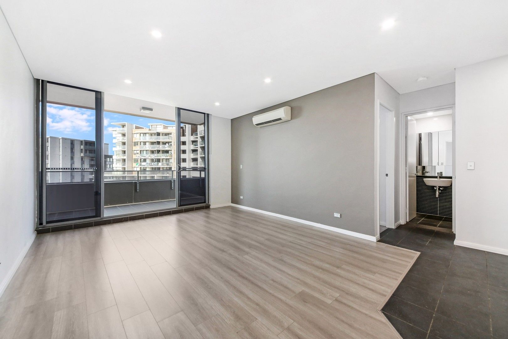 2 bedrooms Apartment / Unit / Flat in Unit 630/28 Bonar St ARNCLIFFE NSW, 2205