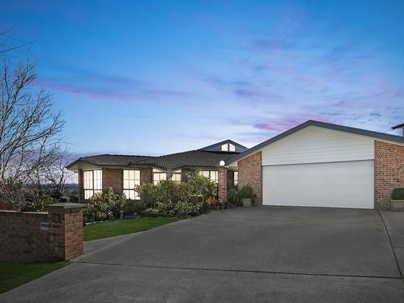 8/74 Crest Park Parade, Queanbeyan West NSW 2620