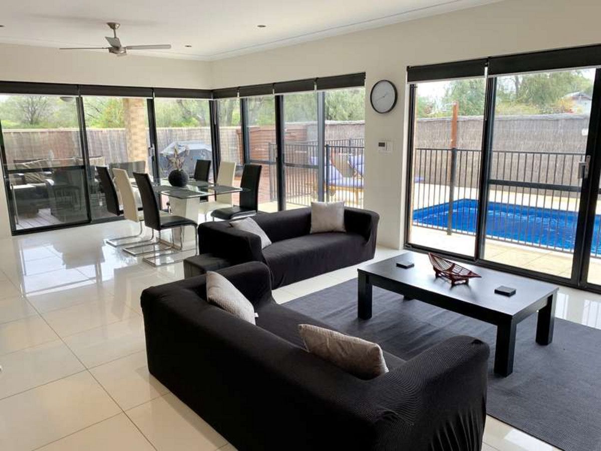 2 Crouchley Court, Broadwater WA 6280, Image 2