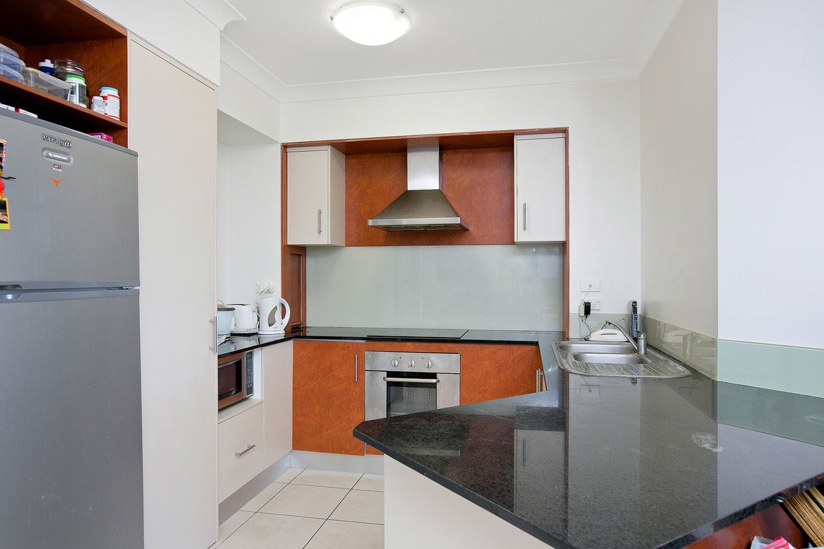 8/19-23 Minnie Street, Parramatta Park QLD 4870, Image 2