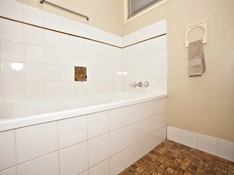 Additional image 5 of 11 Leichhardt Dr, Redbank Plains QLD 4301