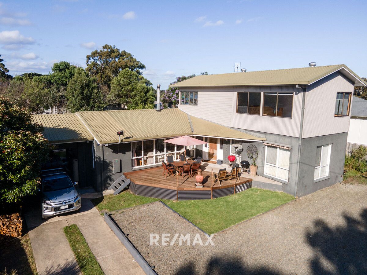 4 bedrooms House in 23 Lookout Road KALIMNA VIC, 3909