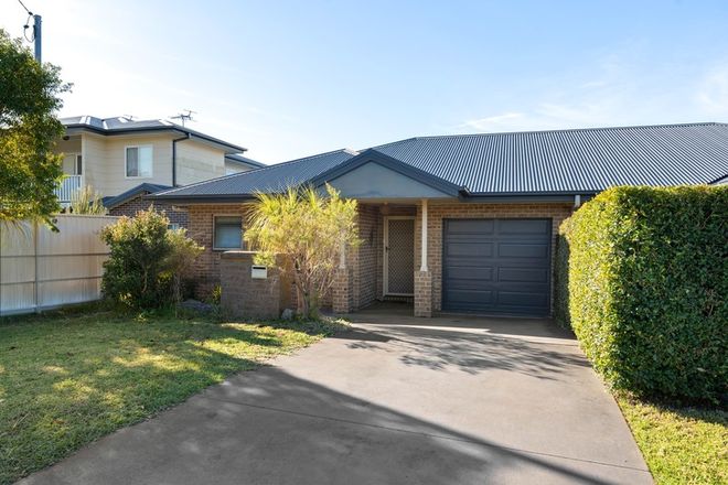 Picture of 2/33 Laurina Avenue, HELENSBURGH NSW 2508