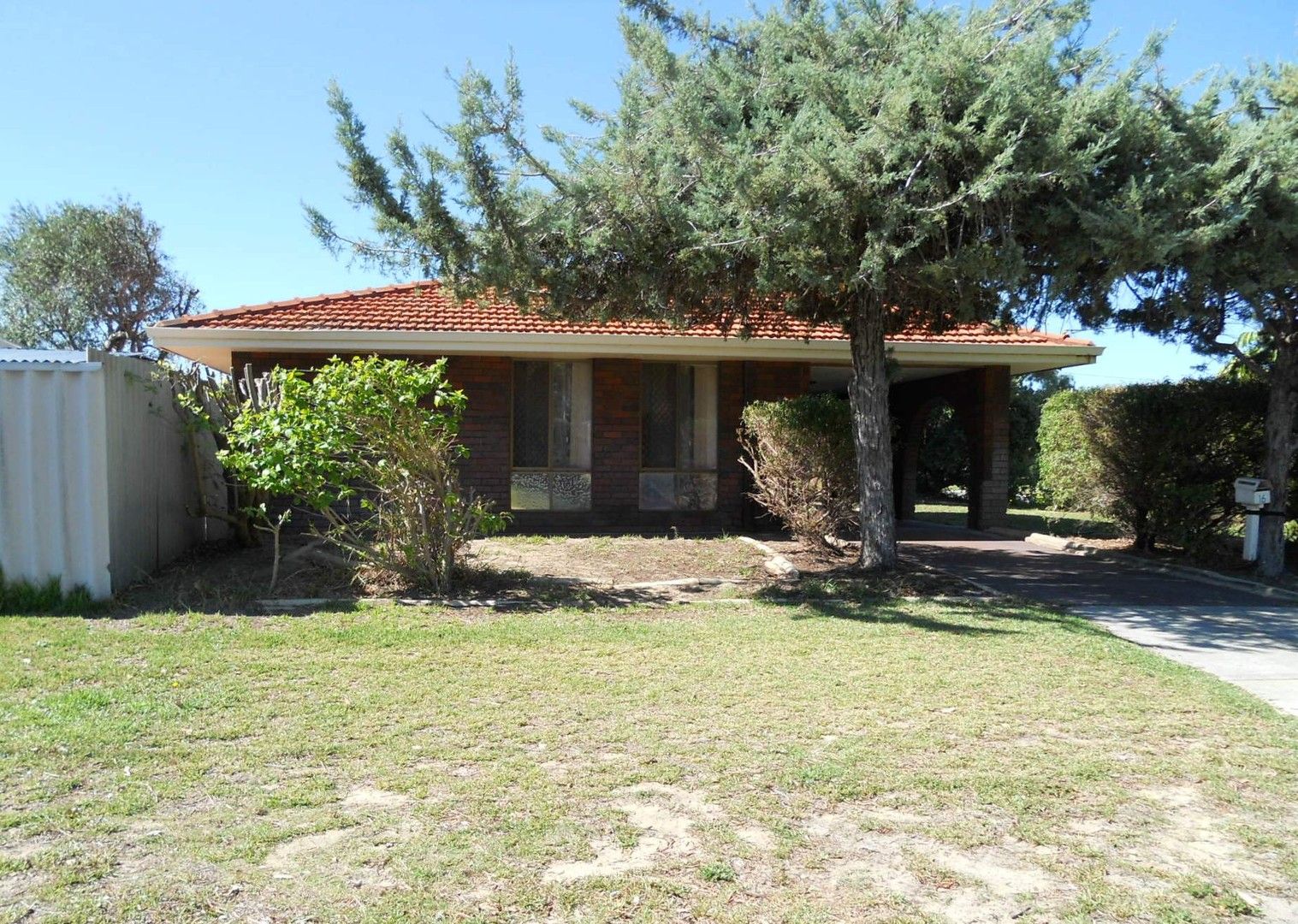 3 bedrooms House in 16 Leeder Street SAFETY BAY WA, 6169