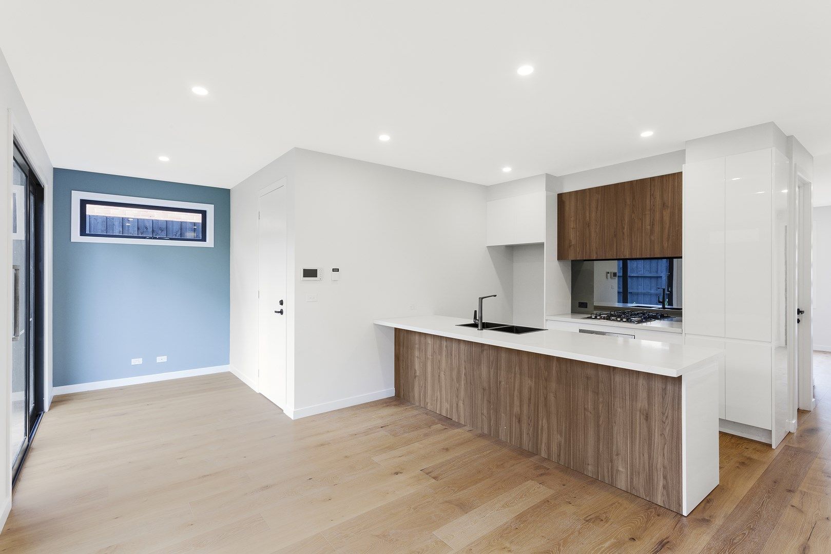 3 bedrooms Townhouse in 20 Anna Street GLEN HUNTLY VIC, 3163