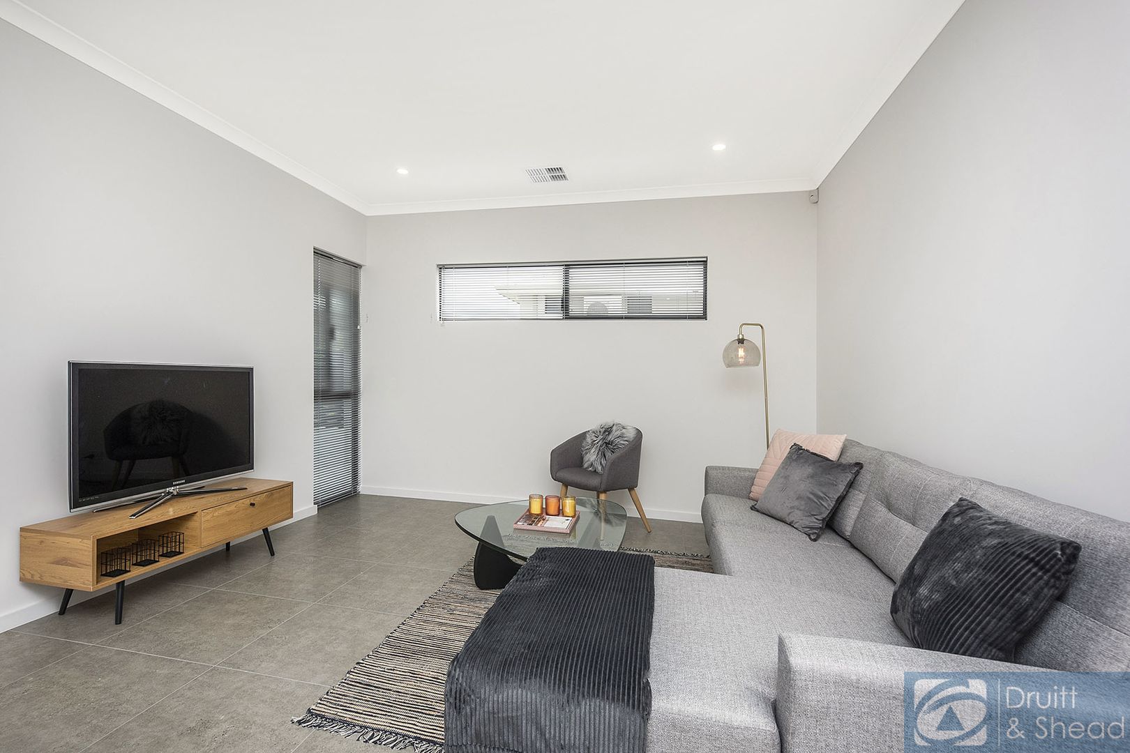 38 Farris Street, Innaloo WA 6018, Image 2