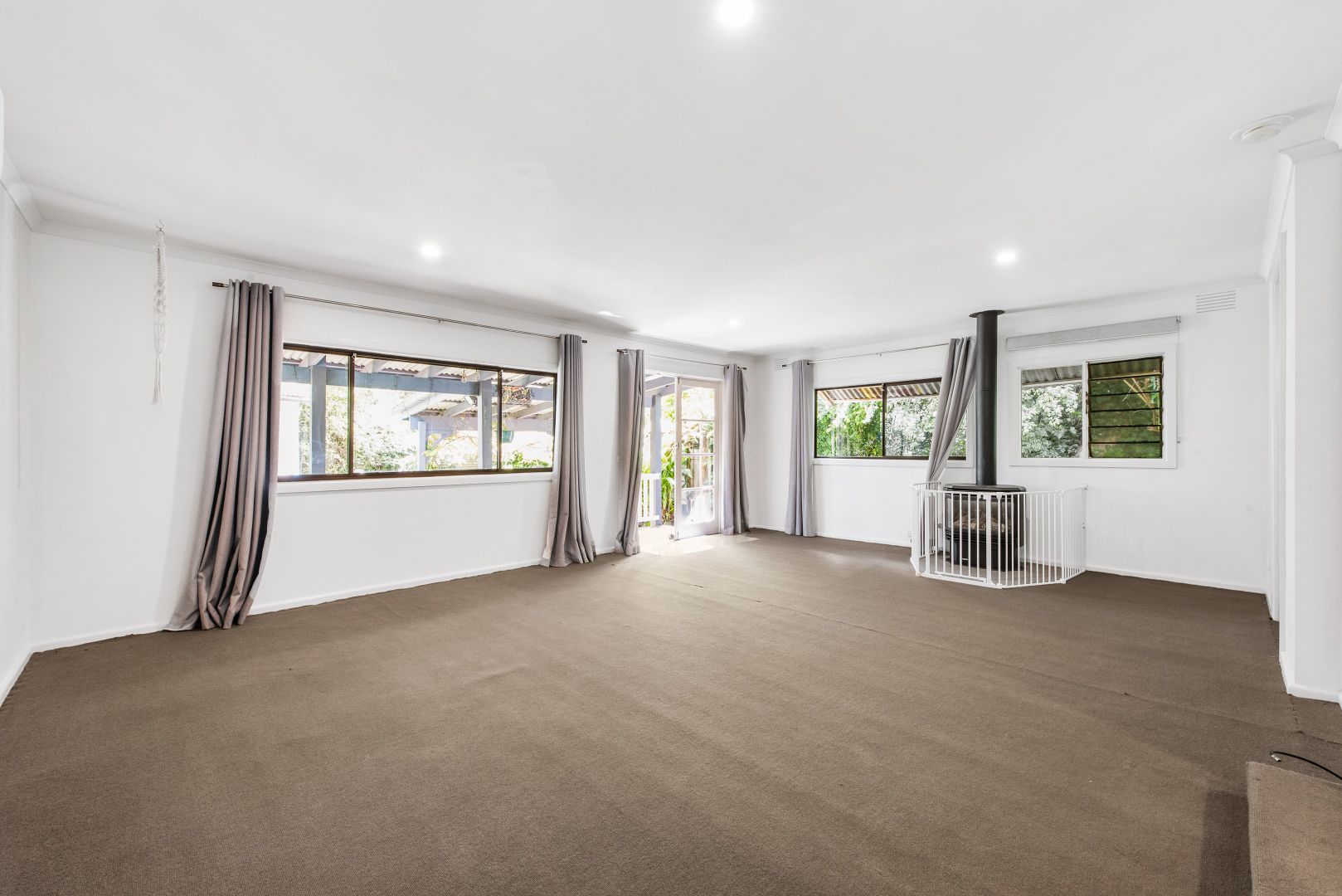 20 Boulevard, Eltham VIC 3095 House For Rent 450 Domain
