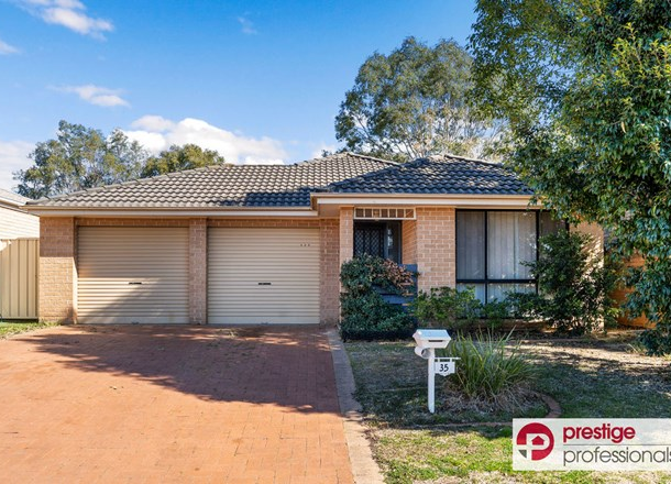 35 Glenelg Court, Wattle Grove NSW 2173