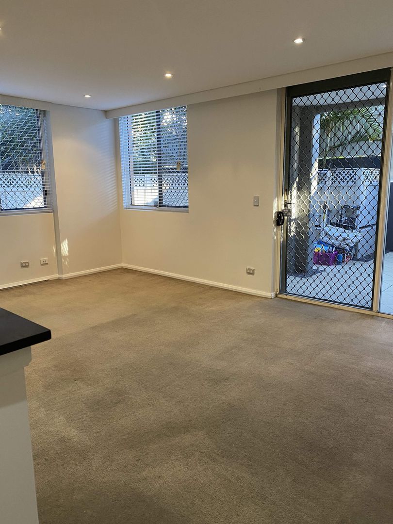 3 bedrooms Apartment / Unit / Flat in 38/95 Bonar Street WOLLI CREEK NSW, 2205