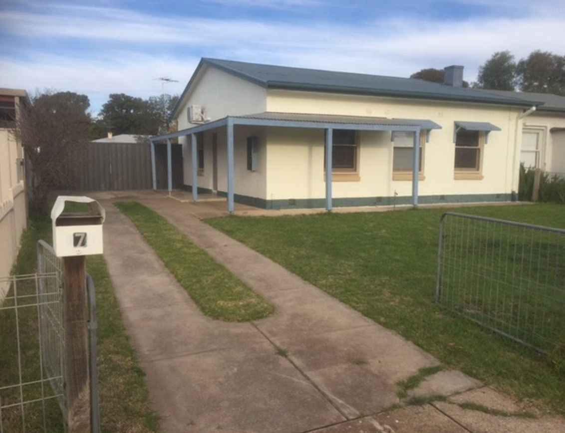 3 bedrooms House in 7 Hogarth Road ELIZABETH SOUTH SA, 5112